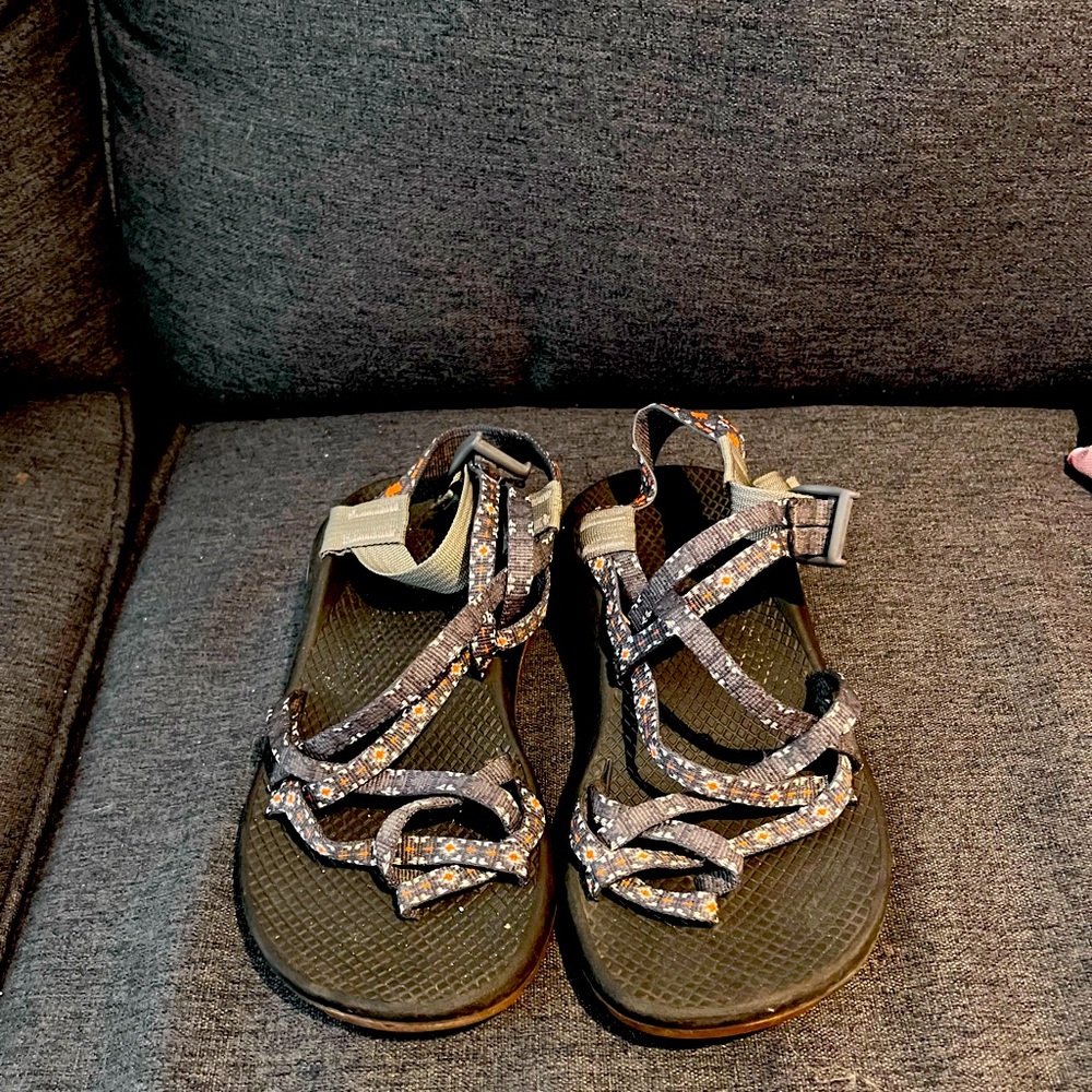Women’s Chacos Size 7